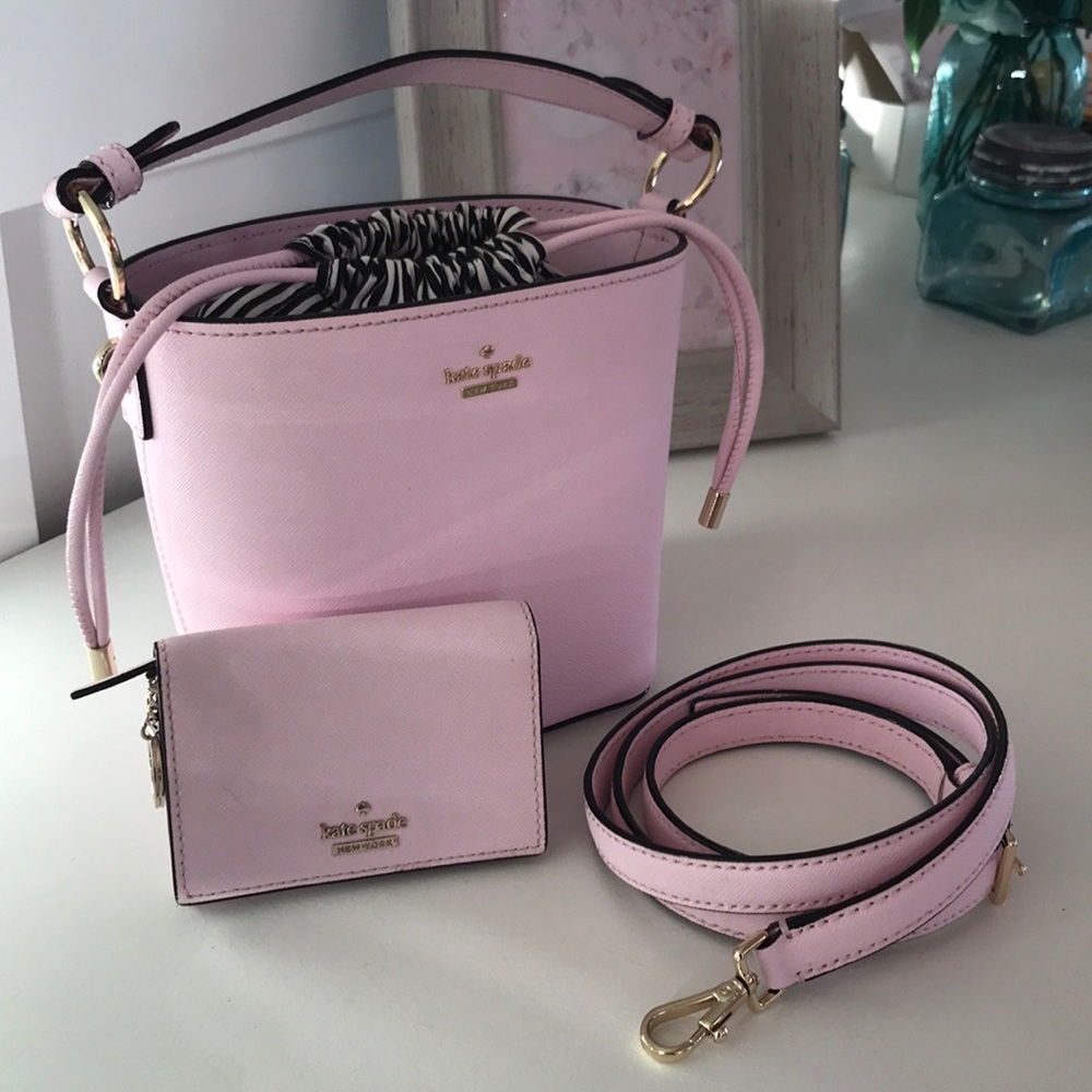 Kate spade Pippa bucket  purse in pink lemonade🍒
